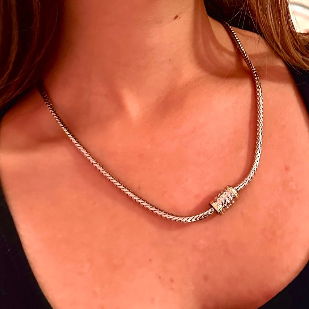 New Beautiful Necklace, Gold & Silver Tone, w/Magnetic Closure, Never Used. - Picture 7 of 7